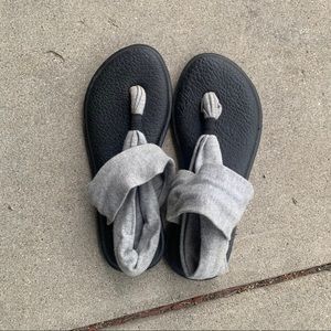 Sanuk yoga sling flip flop